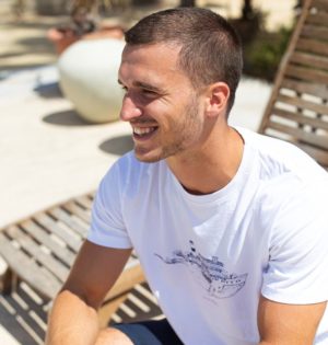 Cala camiseta Barcollena blanca fabricada en España calaalicante tienda independiente 30 aniversario regalos