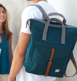 Cala mochila sostenible Océano verde calaalicante tienda independiente 30 aniversario