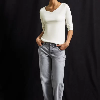 Camiseta Básica con Detalle de Botones Blanca