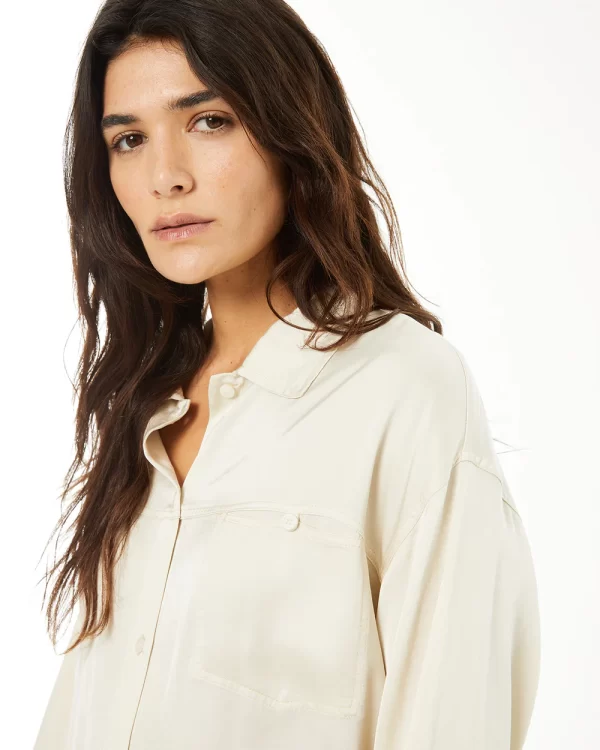 Camisa con Bolsillos Delanteros Crudo
