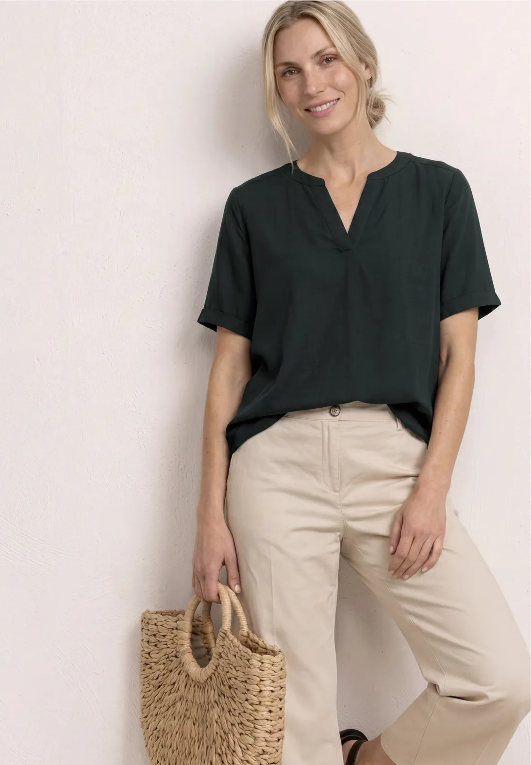 Blusa Verde Oscuro con Escote en V