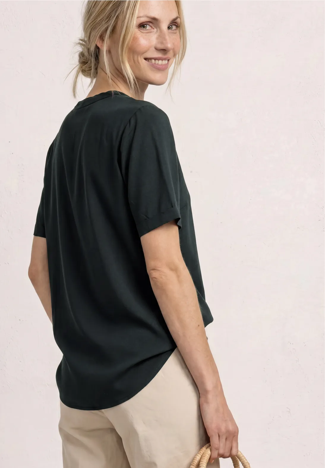 Blusa Verde Oscuro con Escote en V