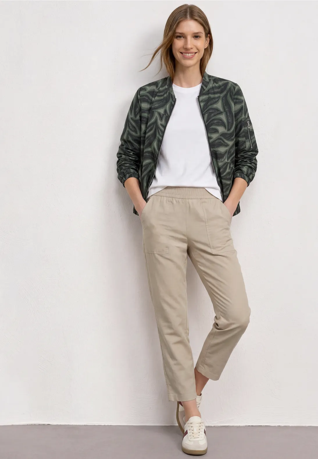 Pantalón Estrecho con Goma Beige
