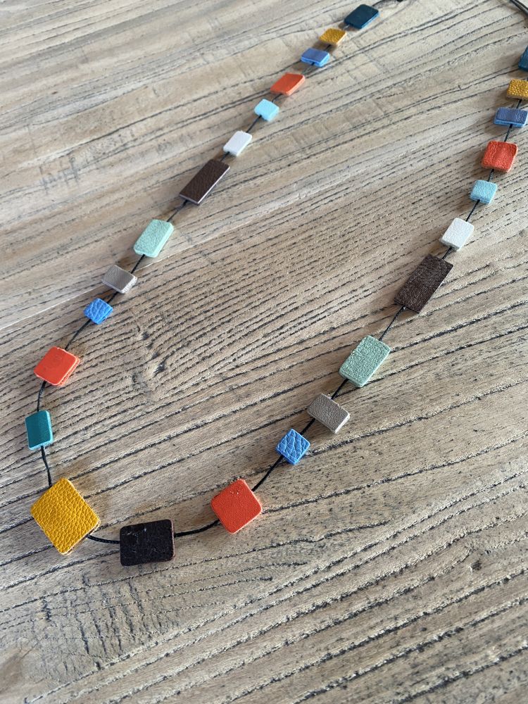 Collar Pantone