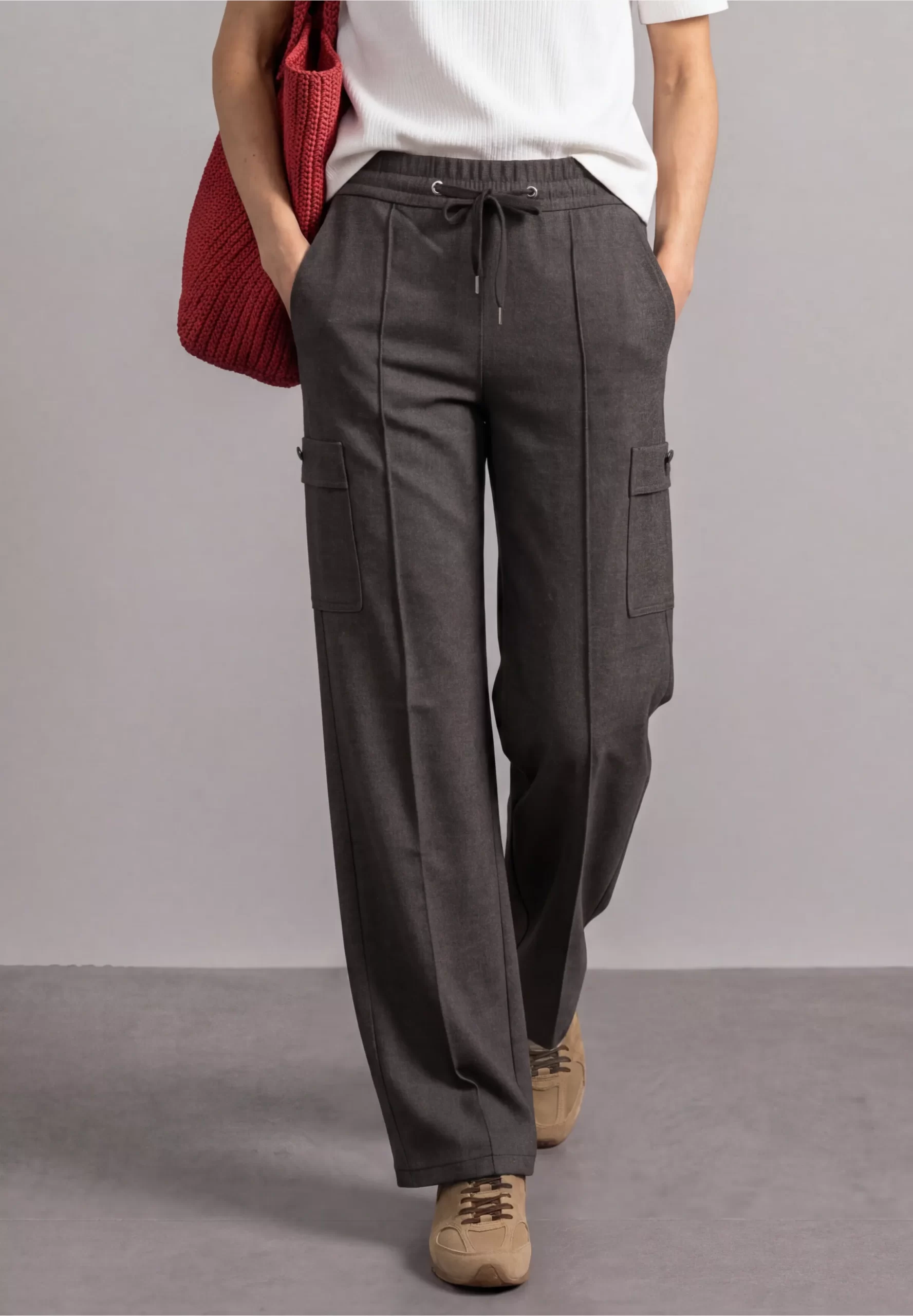 Pantalón con Bolsillo Cargo Café Negro